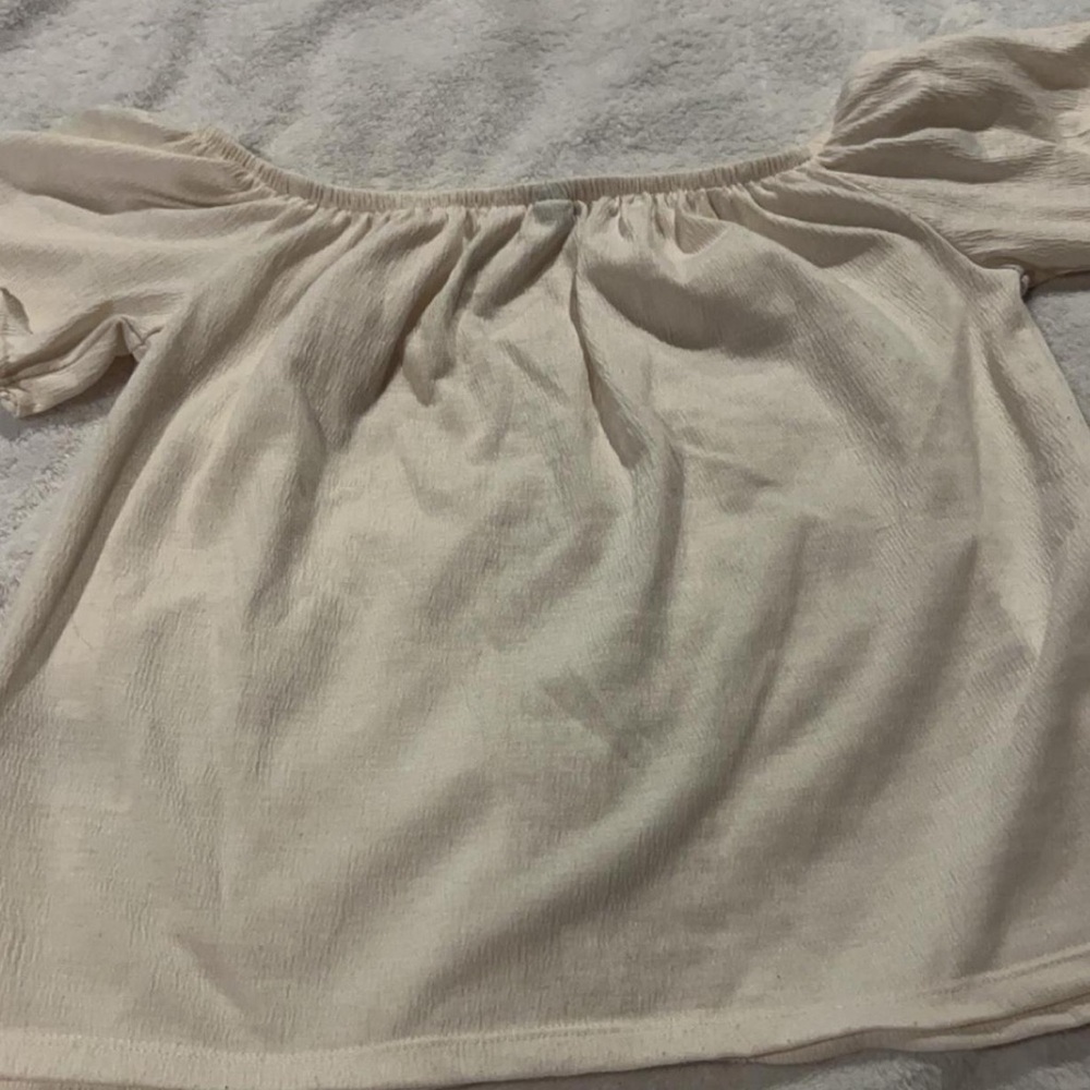 H&M white tee - Picture 2 of 5